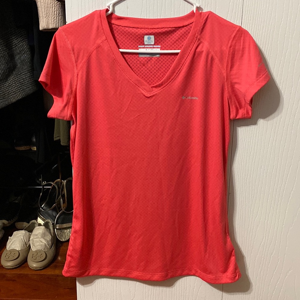 Women Columbia Sweat Activated V-neck Shirt